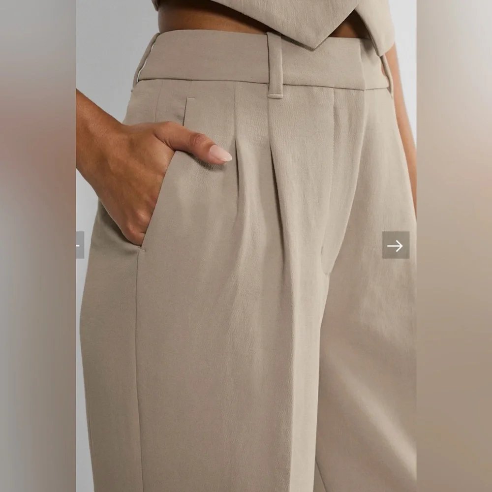 NWT Aritzia The Effortless Pant -High-Wasted,Wide-Leg Japanese Crepe Trousers - Picture 3 of 16
